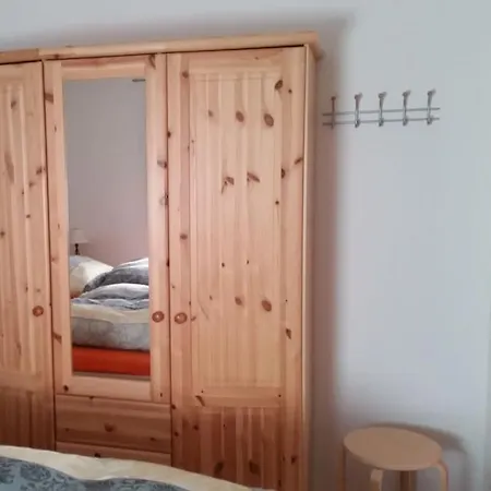 Holiday home To The Horse Paddock *